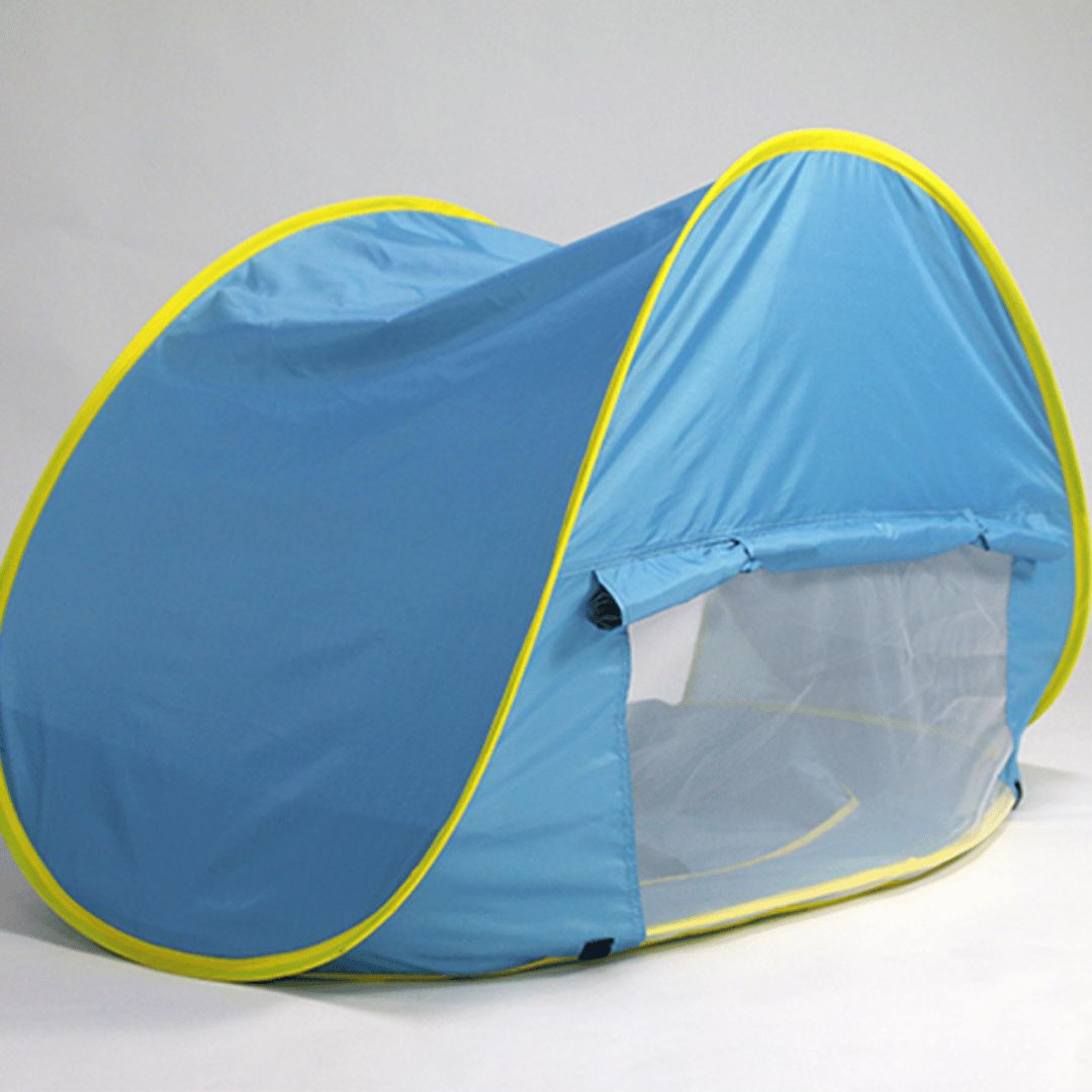 Tenda com Proteção Solar e Piscina
